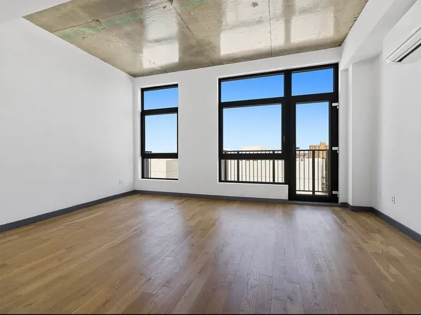 93 Linden Street image 1 of 7