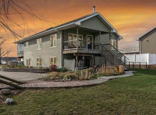 43 Clinton St, Palo, IA 52324
