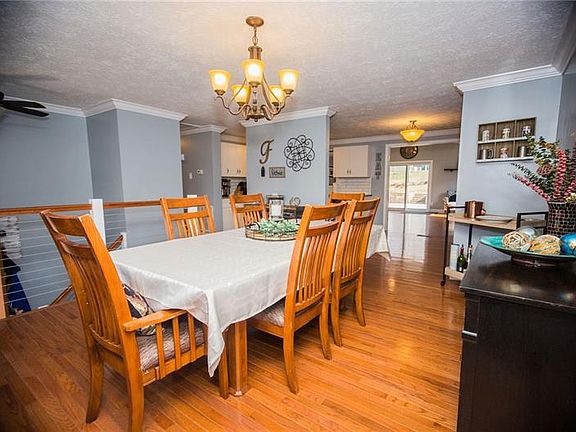 2nd image of 3053 Amy Dr