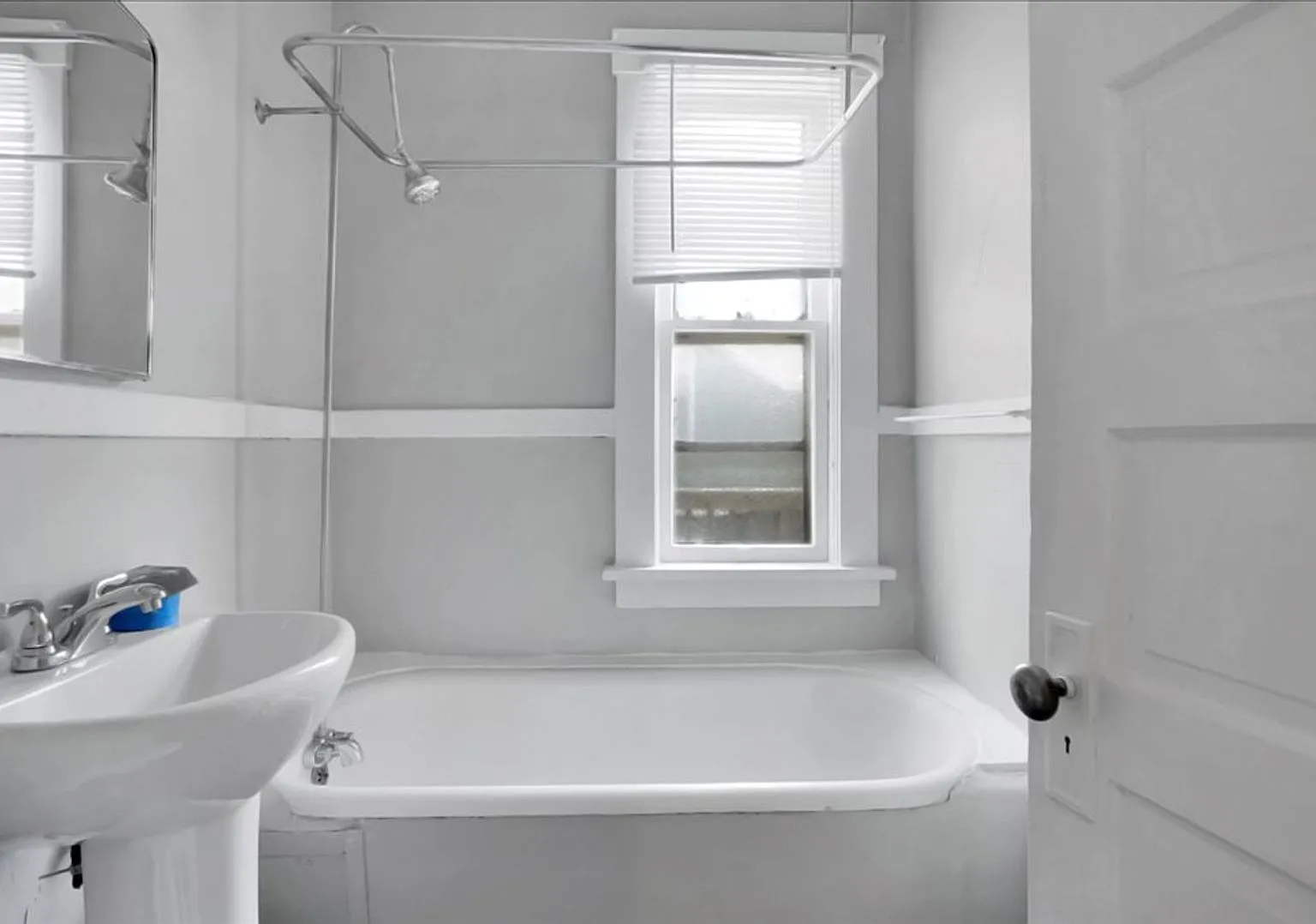 424 Smith — Photo 4