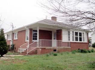 1880 16th St NE, Hickory, NC 28601