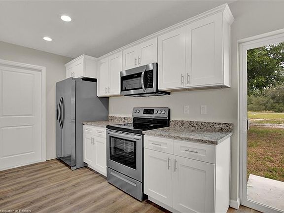 5th image of 2909 Mullet Ave