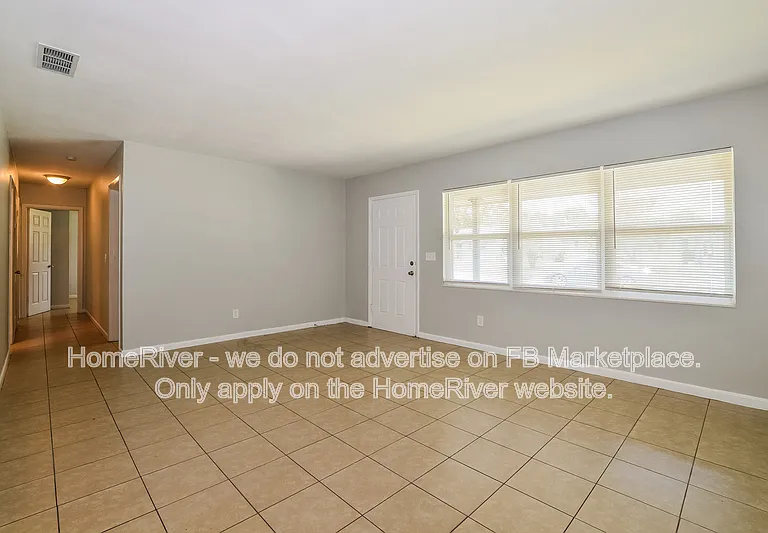 121 Longfellow Rd — Photo 3