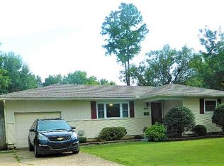 1711 Horseshoe Dr, Springdale, AR 72762