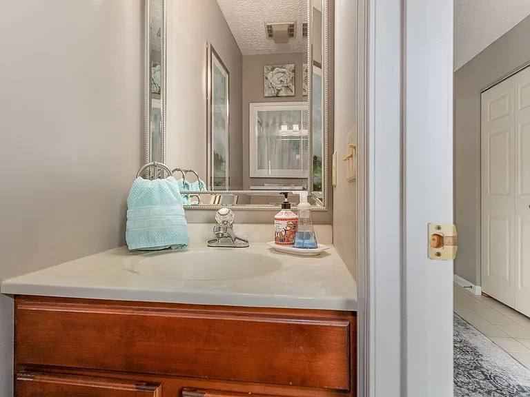 4203 Nantucket Dr — Photo 6