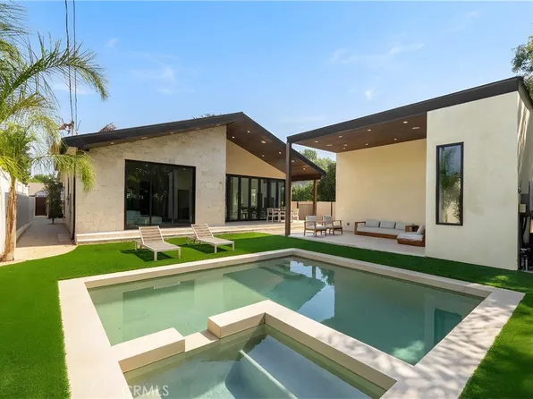 5525 Carpenter Ave, Valley Village, CA 91607