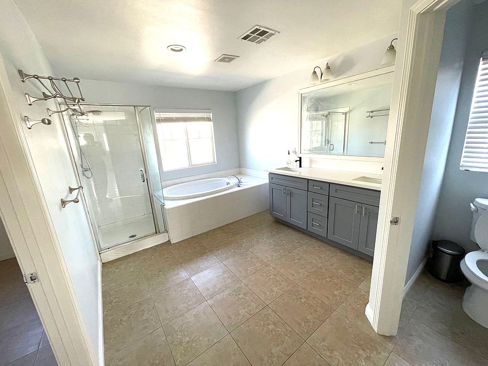 Upgraded cabinet and counter top