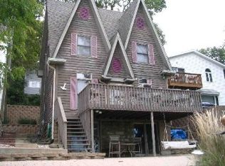 145 Arthur Ave, Fox Lake, IL 60020
