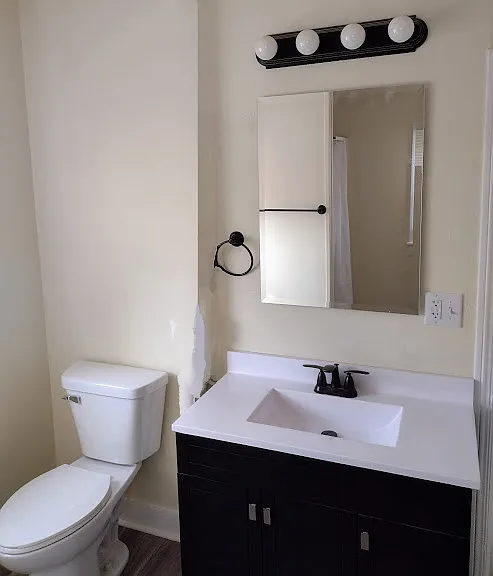143 S Hallett Ave — Photo 7