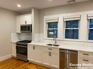 26 Playstead Rd FLOOR 2, Newton, MA 02458
