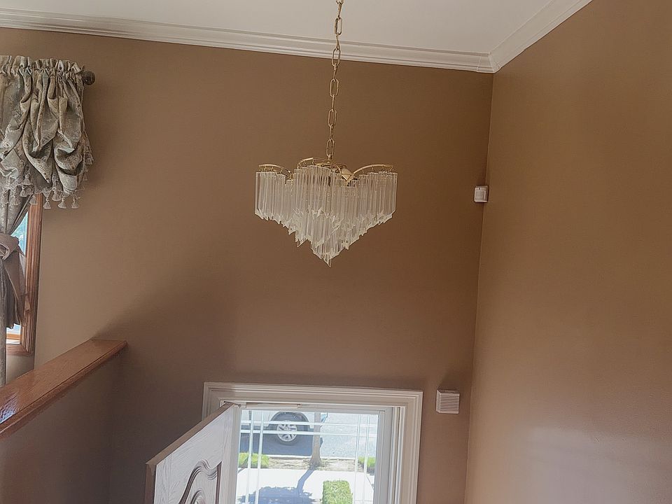 1st image of 25 Furness Pl #2