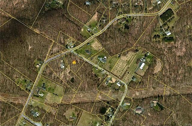 2nd image of 4524 Apple Ln