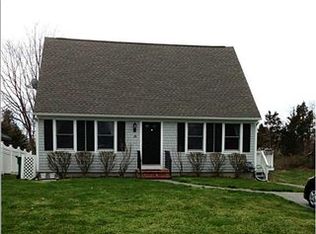 28 King Phillip St, Portsmouth, RI 02871