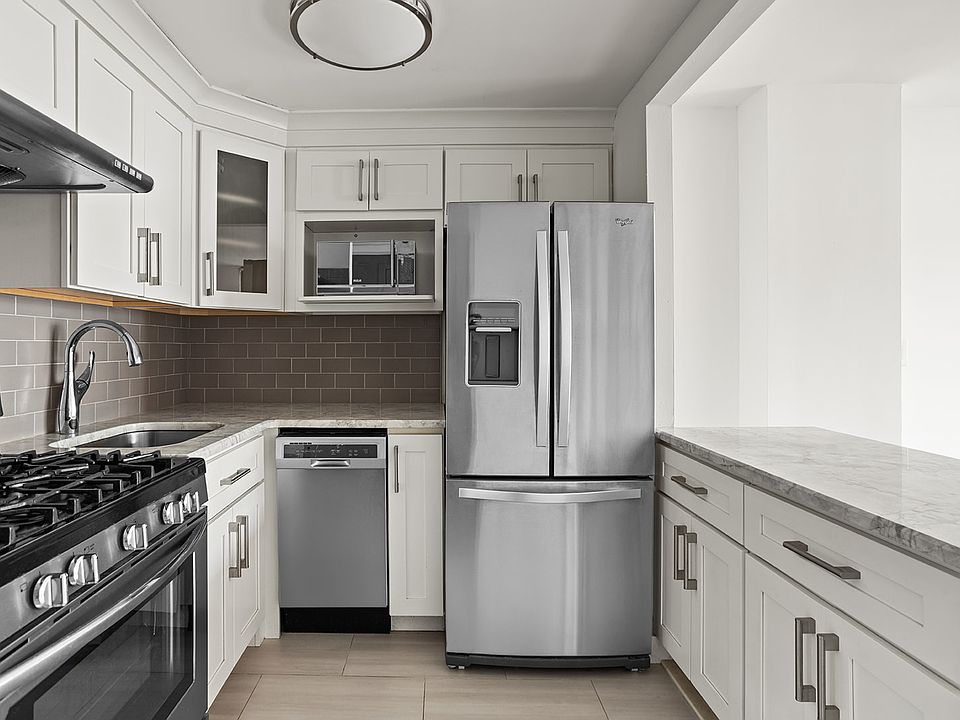 1st image of 122 Elizabeth St APT 6D