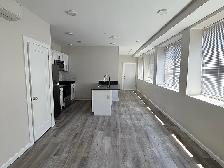 94 Olive St #201 — Photo 2