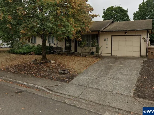 2221 Kalmia St, Sweet Home, OR 97386