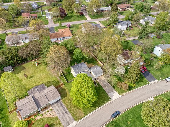 4th image of 9662 Merry Ln NW