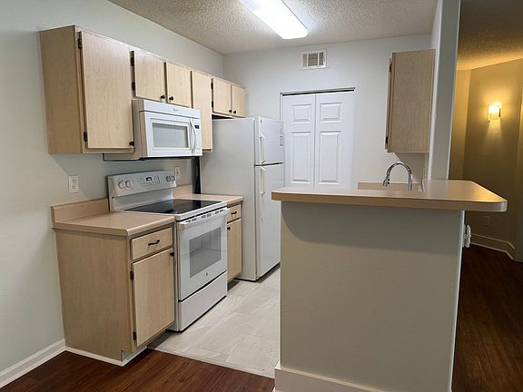 4th image of 897 Fording Island Rd APT 1004