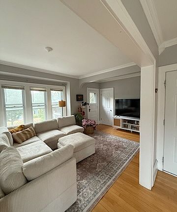 4th image of 4516 N Bartlett Ave