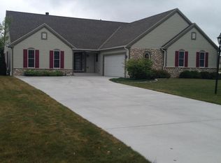 S71W16532 Glen Cove Ct, Muskego, WI 53150
