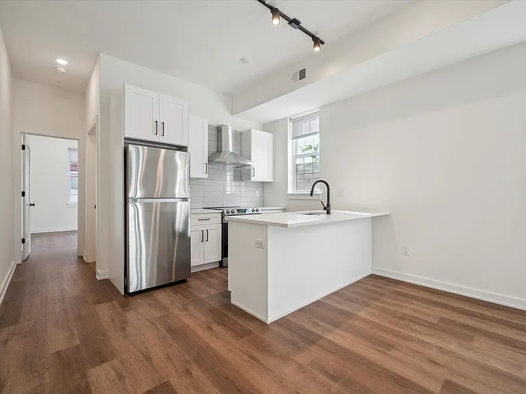 Aston Lofts — Photo 11