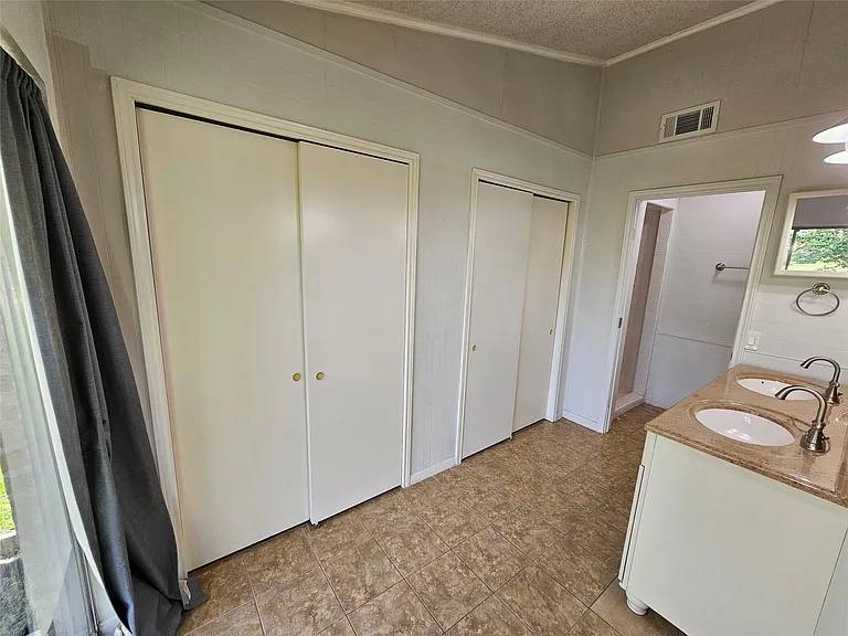 221 Palm Aire Dr — Photo 16