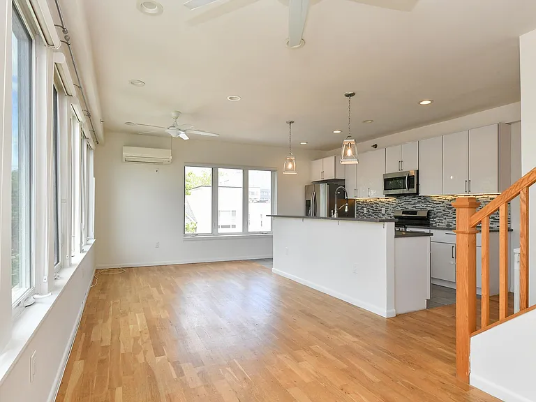58 Giles Ave #3 — Photo 5