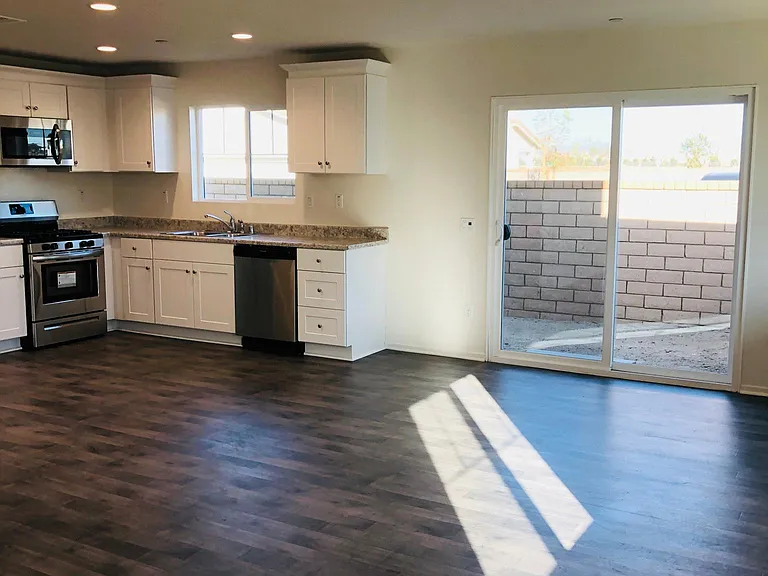 2897 E La Avenida Dr — Photo 13