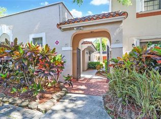11721 NW 11th St, Pembroke Pines, FL 33026