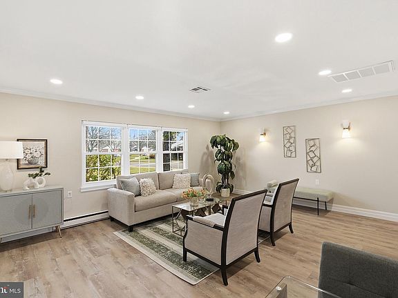 5th image of 1015 Aberdeen Dr #A