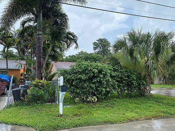 3rd image of 4691 Orlando Ave