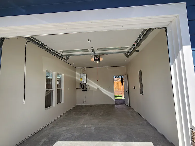 3422 Santiago Dr — Photo 3