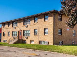 806 Greenbrier Rd #3, Dekalb, IL 60115