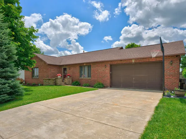 10205 Sharon Ln, Hebron, IL 60034