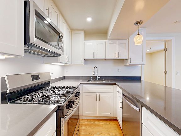 3rd image of 740 Rhode Island St APT 104