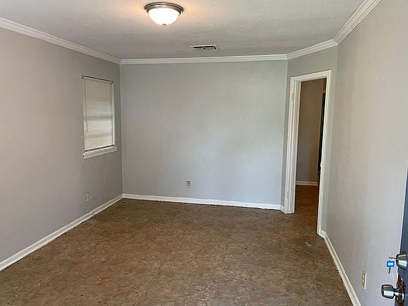 5th image of 4145 Ester St