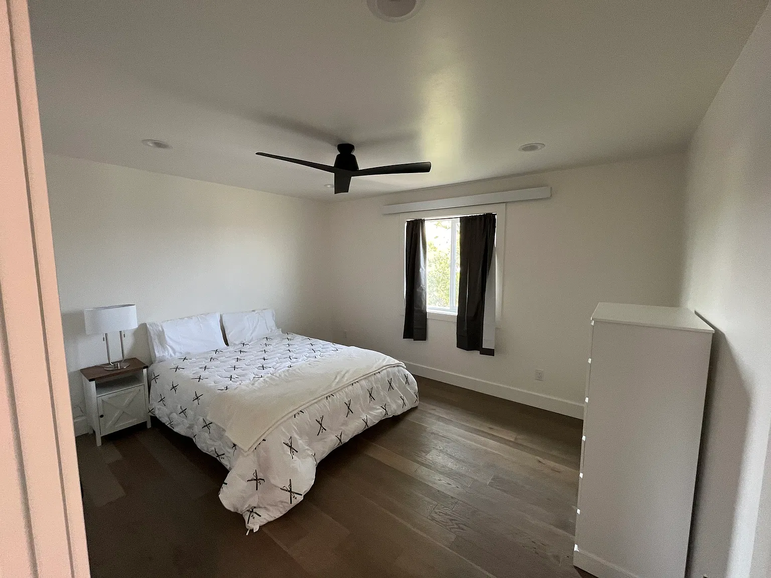 3 bed, 2.5 bath, $3,300 — Photo 3