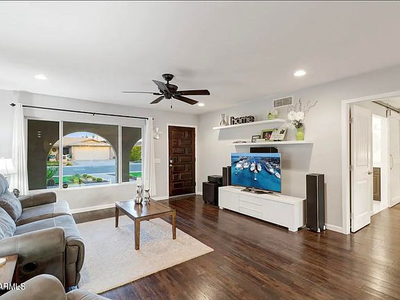 3rd image of 3412 S SIESTA Lane