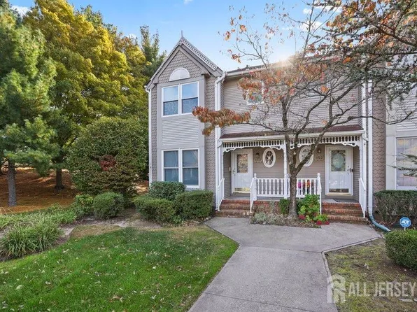 152 Northampton Dr, Holmdel, NJ 07733