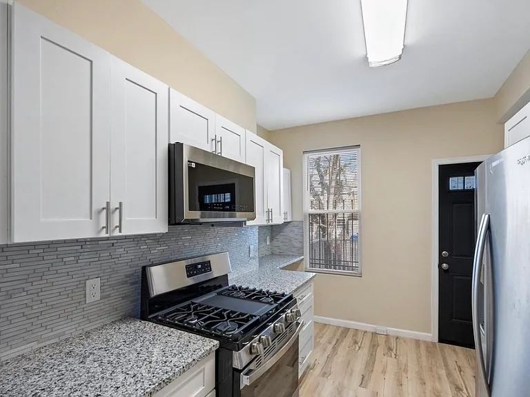 2108 W Baltimore St — Photo 9