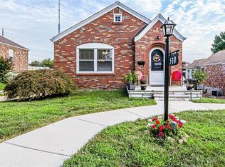 510 Bellsworth Dr, Saint Louis, MO 63125