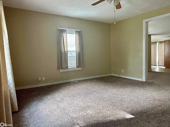 5th image of 306 N Locust St