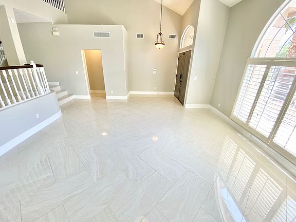 3rd image of 8356 Garnet Canyon Ln