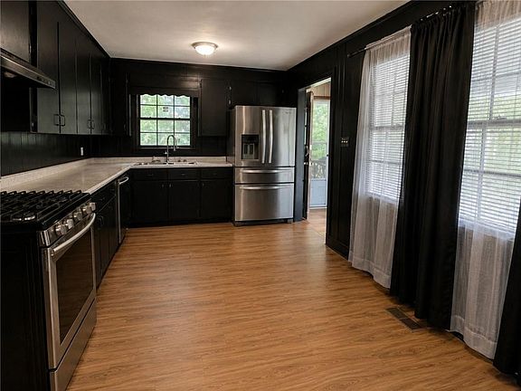 4th image of 3985 Hattie Dr