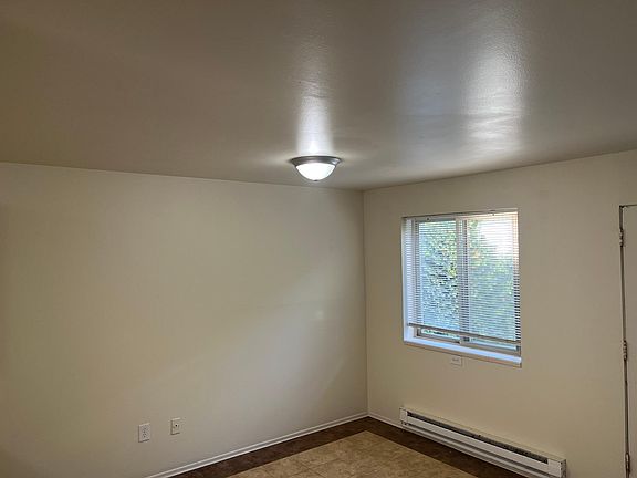 4th image of 12323 33rd Ave NE