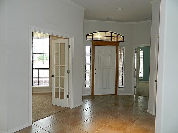 2nd image of 3108 Bradford Dr