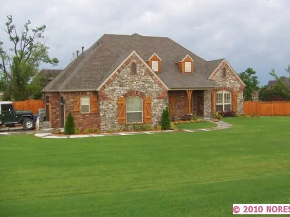 8483 N 68th Ave E, Owasso, OK 74055