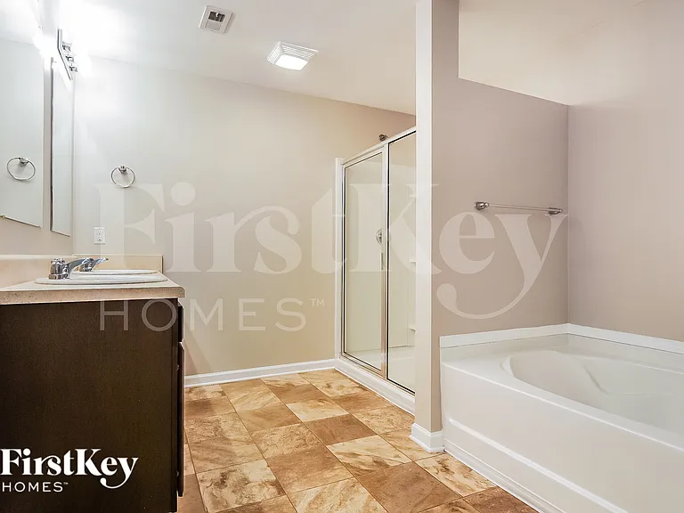 549 Waterstone Dr — Photo 14