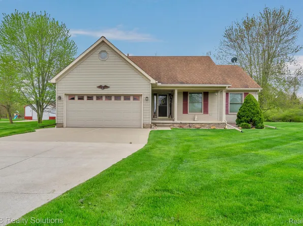 20350 33 Mile Rd, Armada, MI 48005