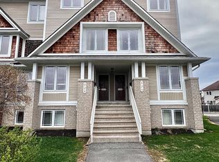 630 Lakeridge Dr #52, Ottawa, ON K4A 0H4